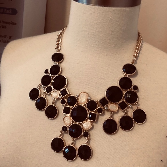 Necklace 🔴 SOLD 🔴 - Picture 2 of 3